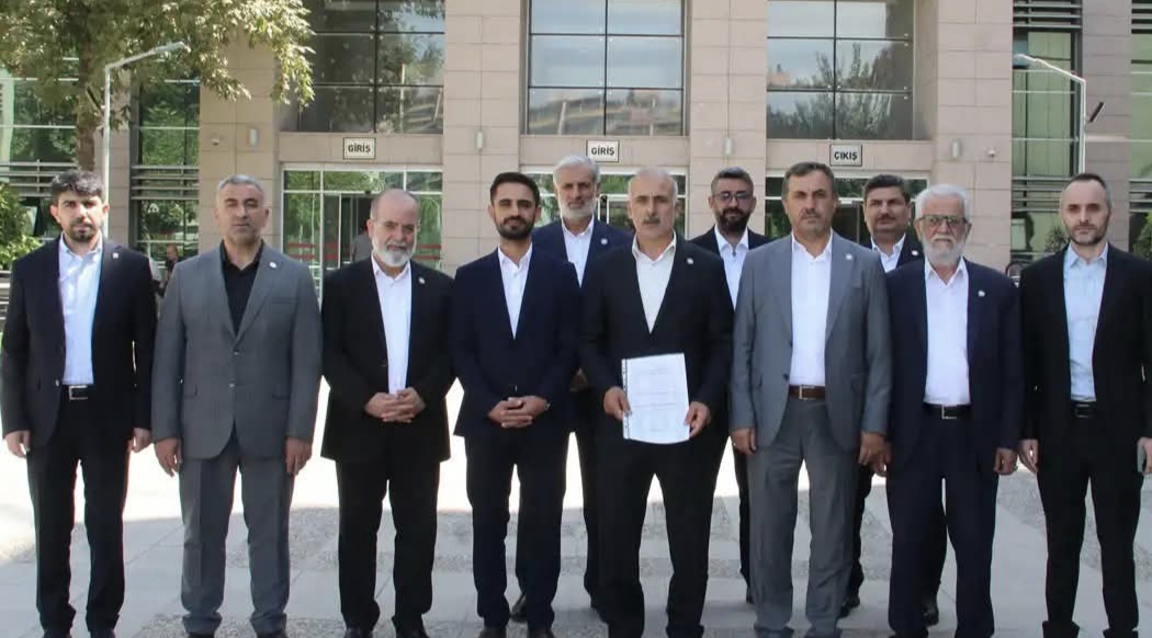 HÜDA PAR BATMAN İL BAŞKANI DOĞRU MAZBATASINI ALDI HÜDA PAR BATMAN İL BAŞKANI DOĞRU MAZBATASINI ALDI